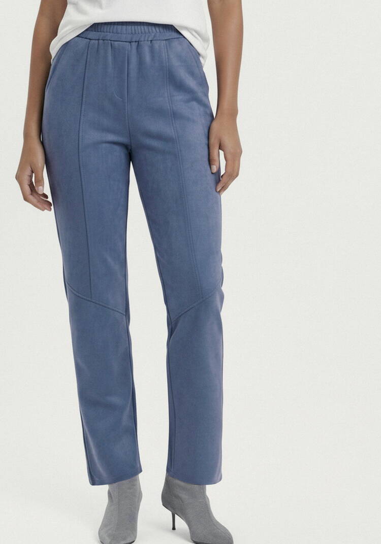 Брюки с фигурными рельефами шир.  750, рис. 22