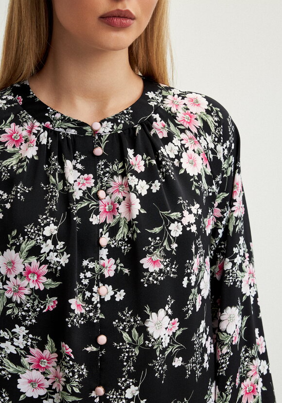 Блуза с цветочным принтом на пугoвицах шир.  580, рис. 13