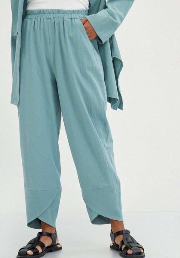 Брюки-тюльпан на резинке шир.  580, рис. 25