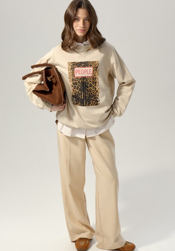 Свитшот с анималистичным принтом на груди шир.  580, рис. 19