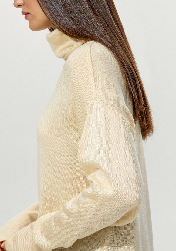 Удлиненная туника с воротником хомут шир.  580, рис. 12