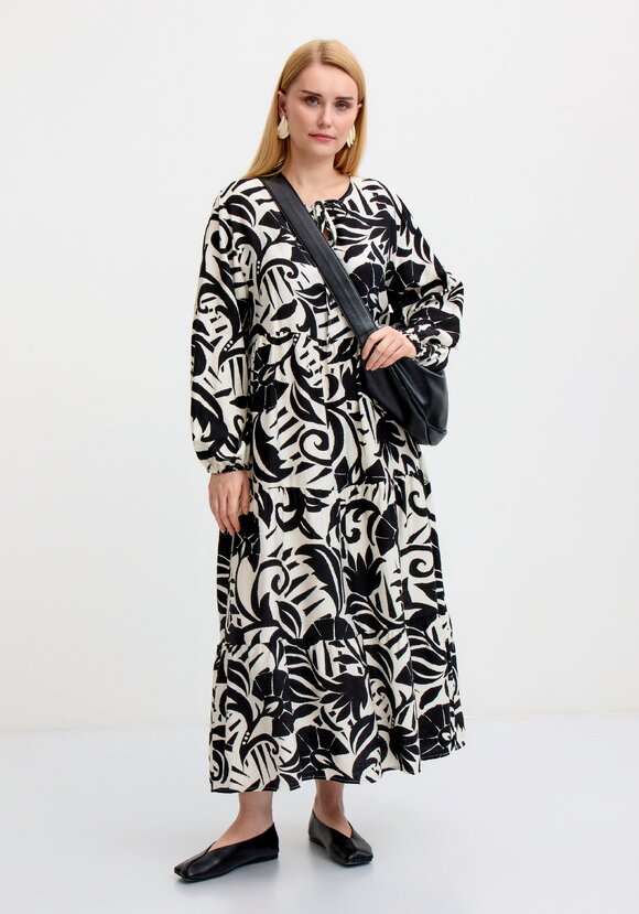 Платье расклешенного силуэта шир.  580, рис. 1