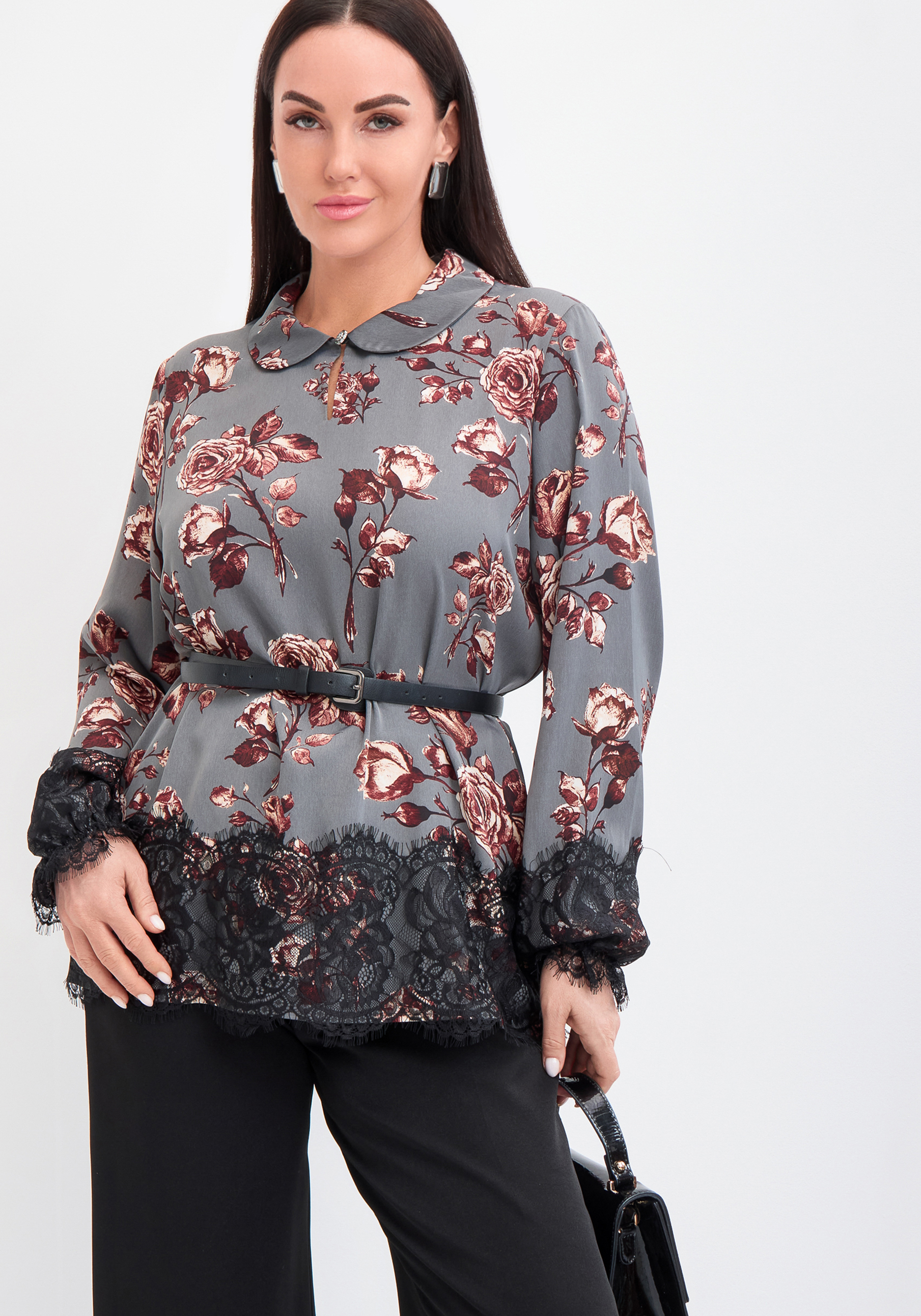 Блуза с кружевом и цветочным принтом 3599₽