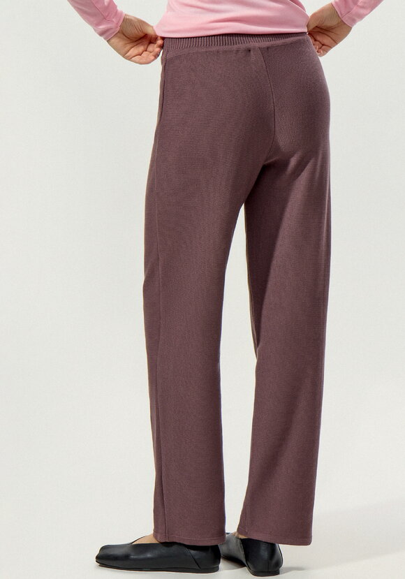 Брюки свободного кроя со стрелками шир.  580, рис. 3