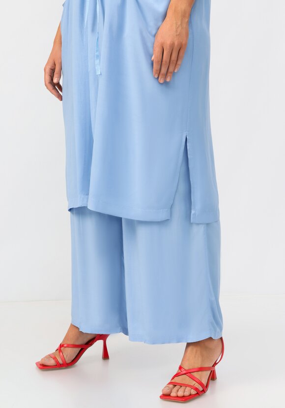 Жилет с капюшоном и карманами шир.  580, рис. 14