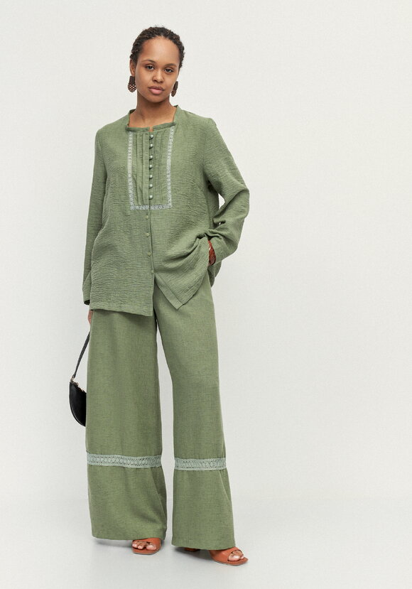 Блуза изо льна с вставками кружева шир.  580, рис. 7