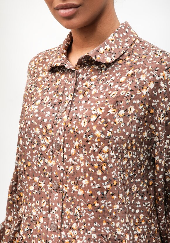 Блуза с круглым воротником на стойке шир.  580, рис. 5