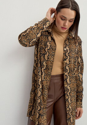 Рубашка удлинённая с анималистичным принтом