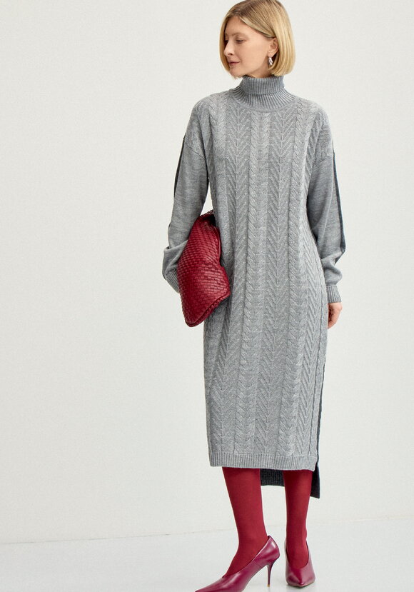 Платье двухцветное с фактурным рисунком шир.  580, рис. 8