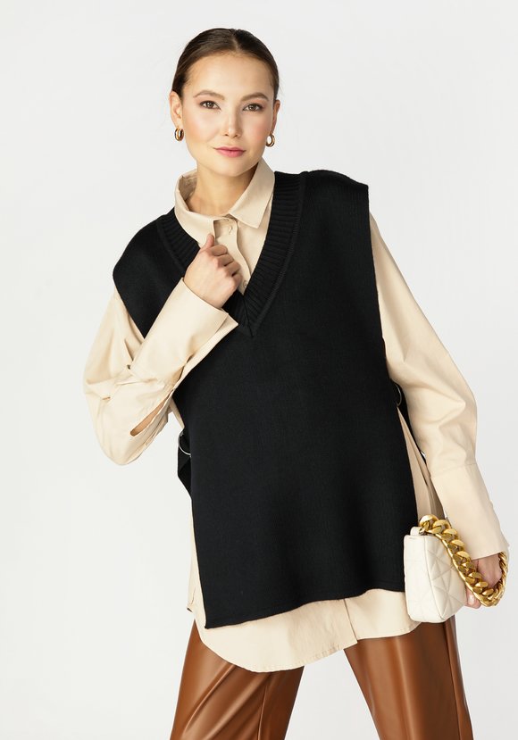 Жилет женский с боковыми хлястиками шир.  580, рис. 4