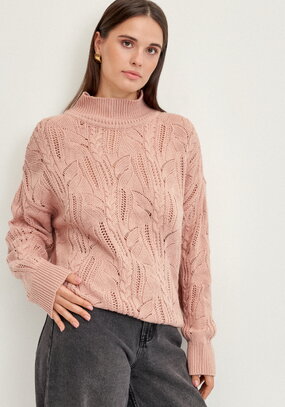 Джемпер с ажурными косами