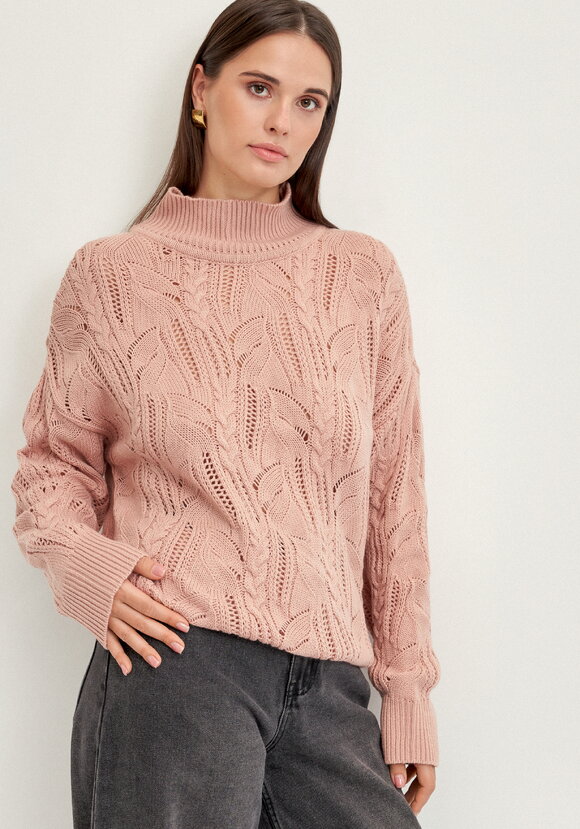 Джемпер с ажурными косами шир.  580, рис. 1