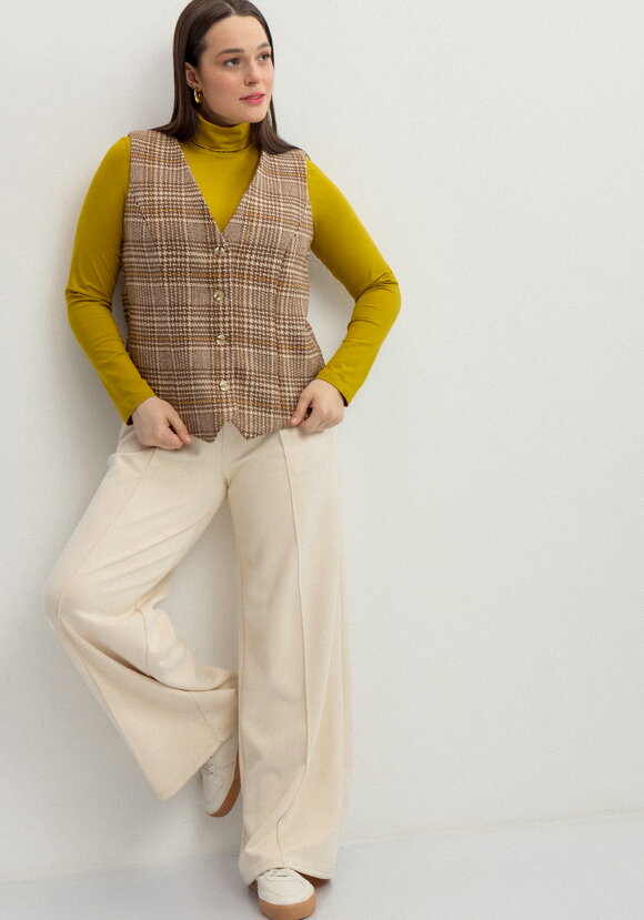 Жилет однобортный с принтом в клетку шир.  580, рис. 8