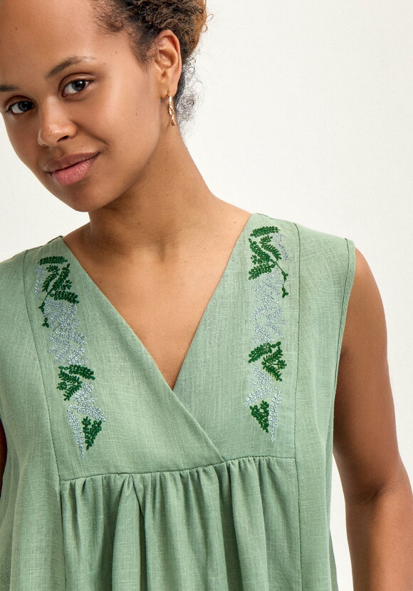 Блуза с вышивкой по переду и спинке шир.  580, рис. 21