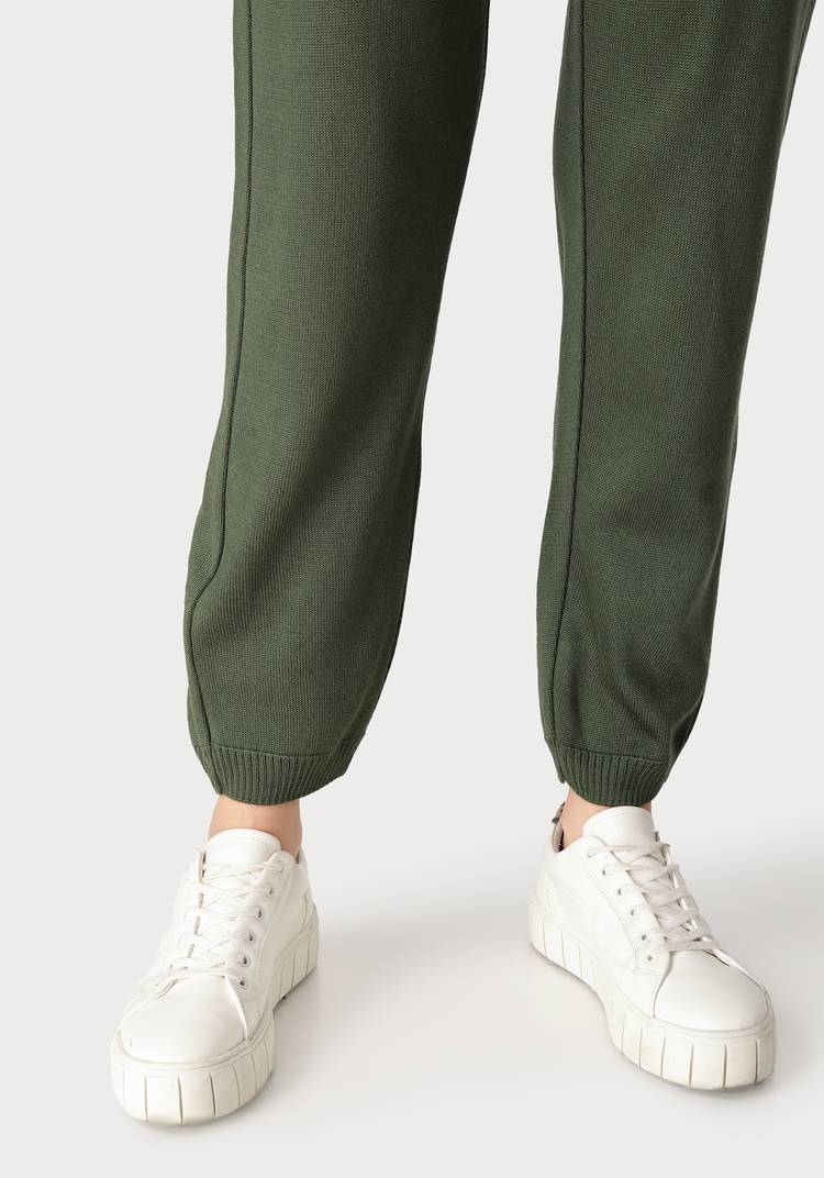 Брюки женские с манжетами по низу изделия шир.  750, рис. 8