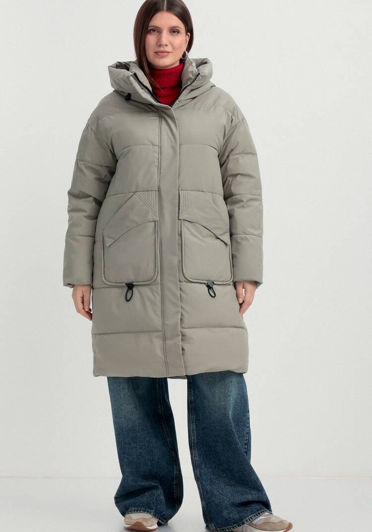 Пуховик стеганый с асимметричными карманами шир.  750, рис. 40