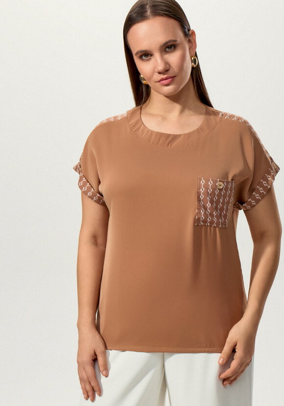 Блуза с боковым нагрудным карманом шир.  580, рис. 4