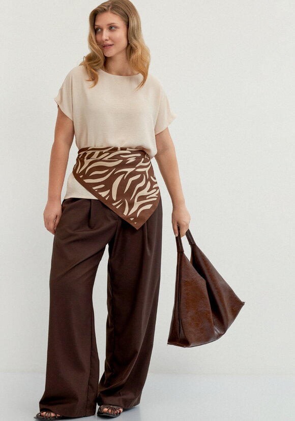 Блуза свободная со спущенным плечом шир.  580, рис. 26