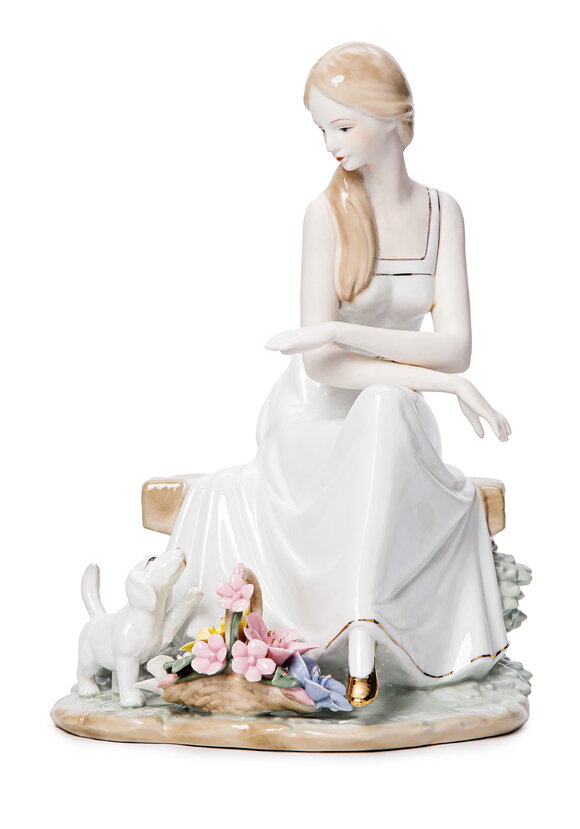 Статуэтка Девушка с питомцем шир.  580, рис. 1