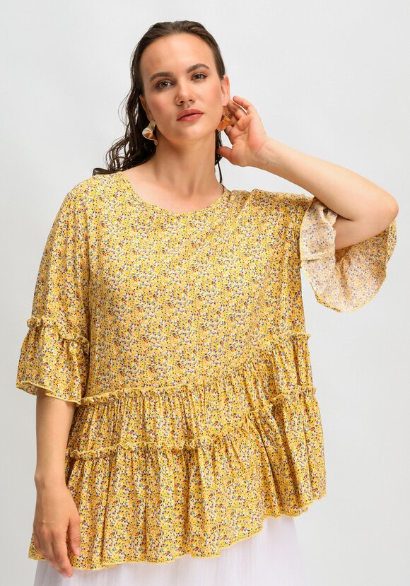 Блуза с воланом по низу и на рукавах шир.  580, рис. 16