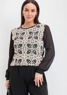 Джемпер с изящным узором