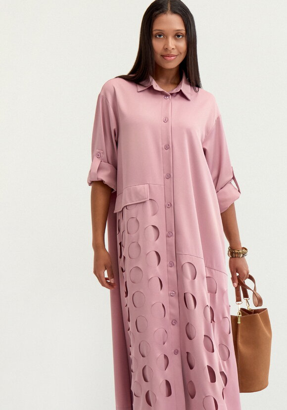 Платье А-силуэта с перфорацией шир.  580, рис. 26