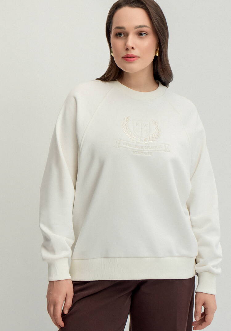 Свитшот с декором на груди шир.  750, рис. 12