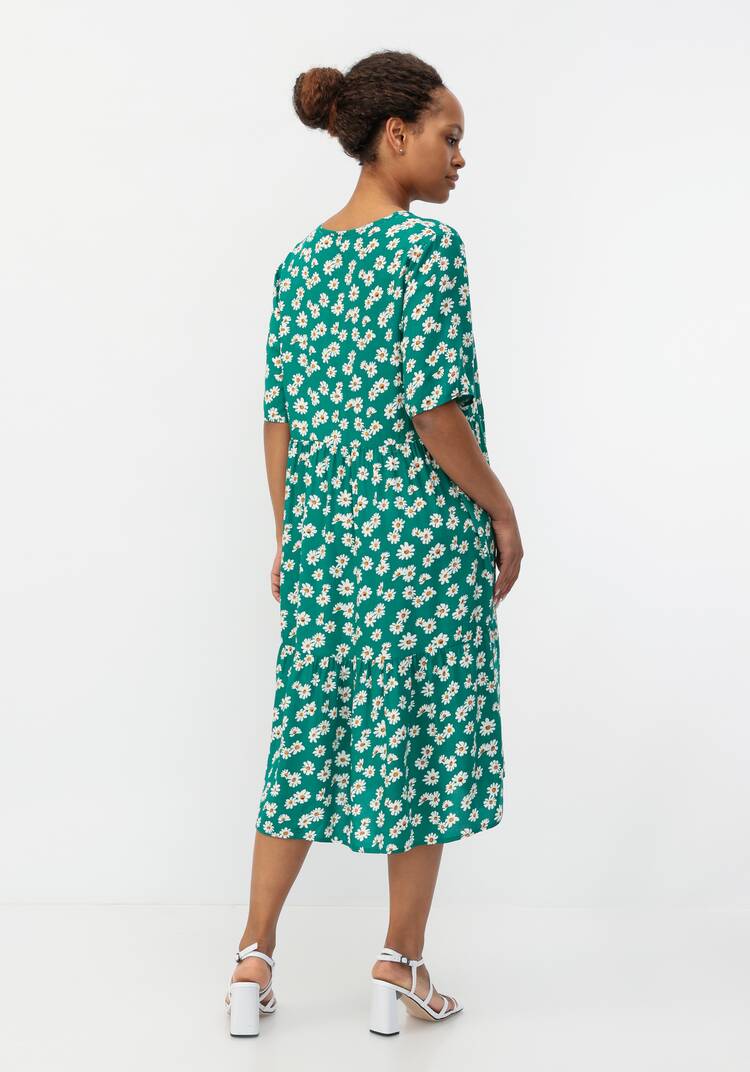 Платье с отрезной талией и коротким рукавом шир.  750, рис. 33