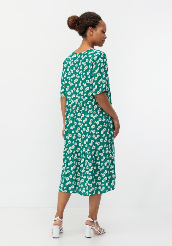 Платье с отрезной талией и коротким рукавом шир.  580, рис. 33