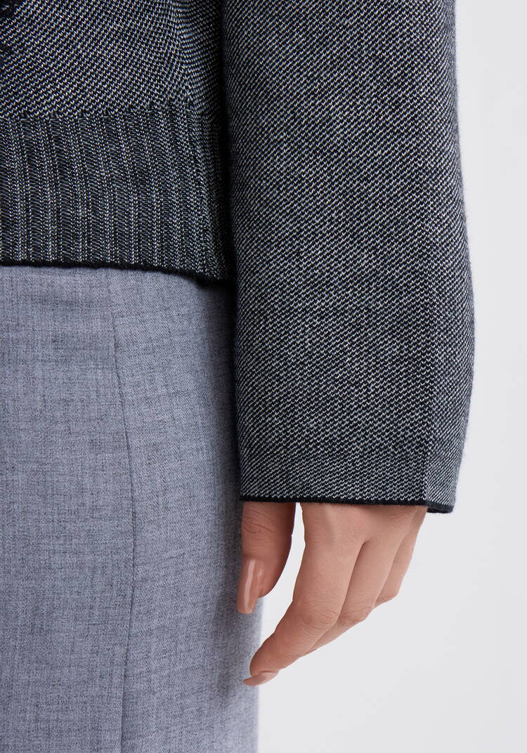 Джемпер с округлым вырезом горловины шир.  750, рис. 18