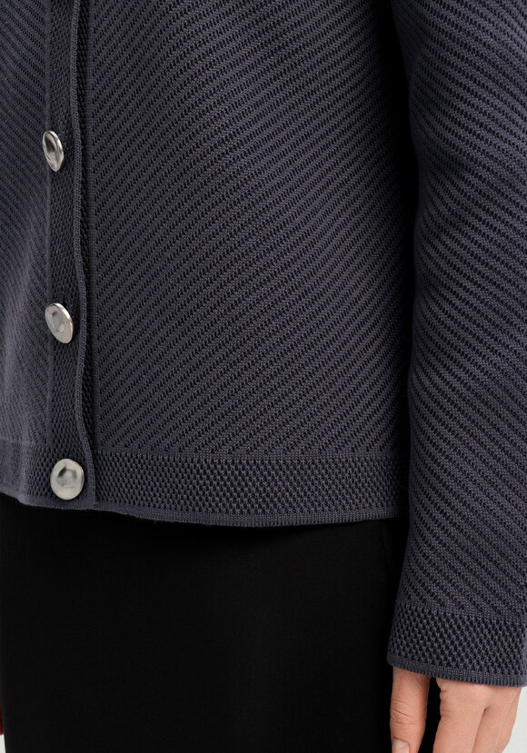 Жакет с акцентными пуговицами шир.  580, рис. 21