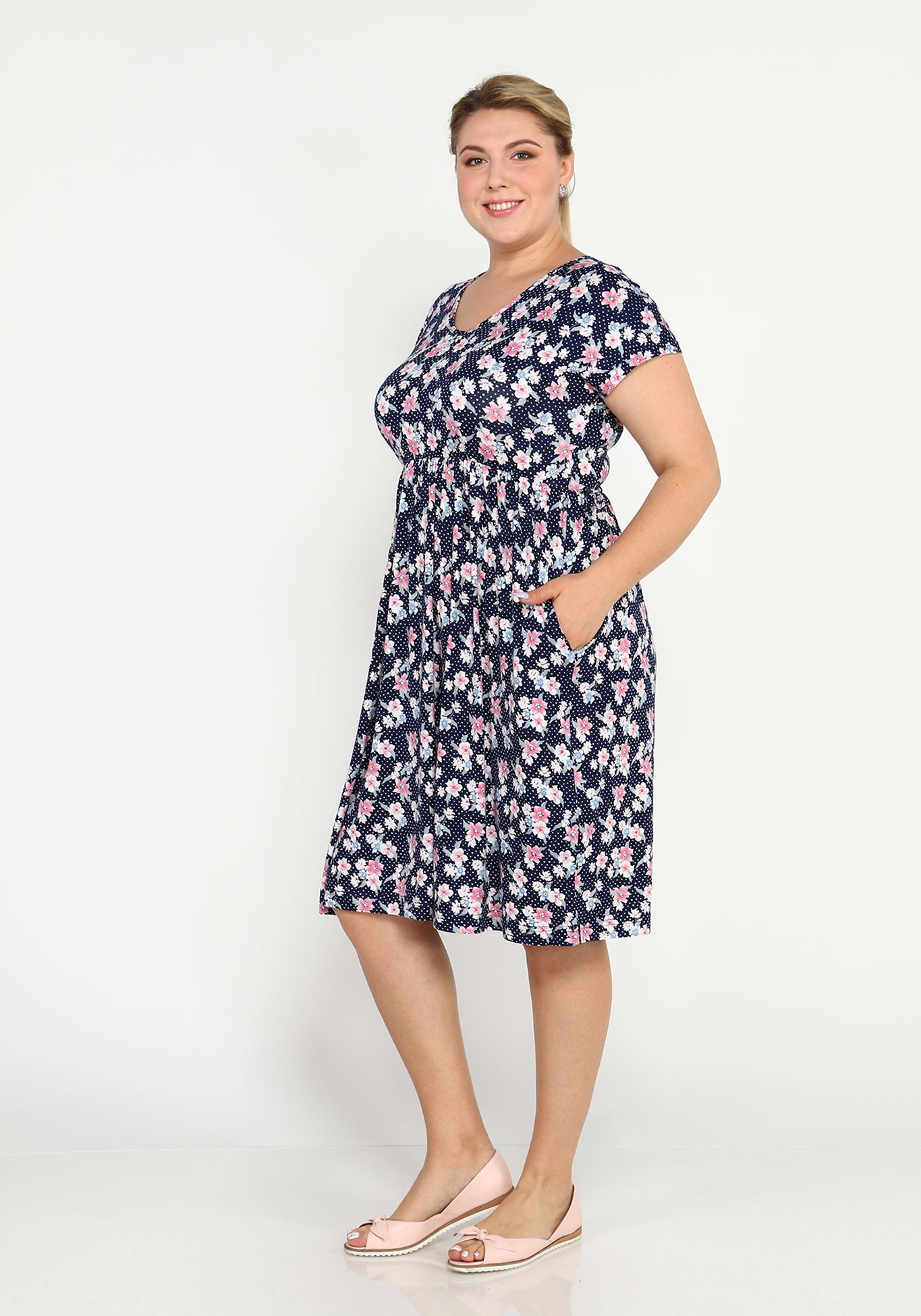 Платье-миди с принтом и сборкой Синель, размер 56, цвет сине-розовый - фото 6