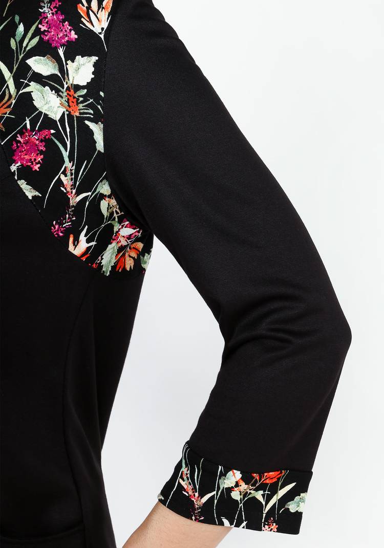 Блуза с карманами и цветочными вставками шир.  750, рис. 2