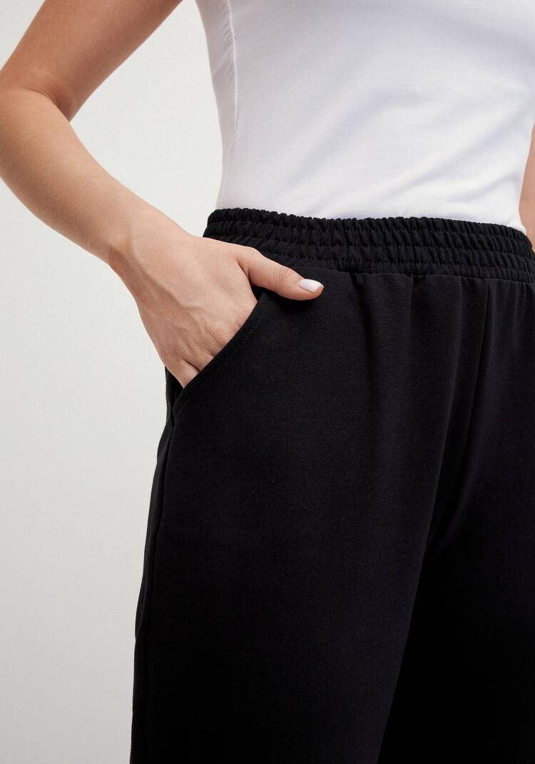 Костюм с флористическим принтом на футболке шир.  750, рис. 17