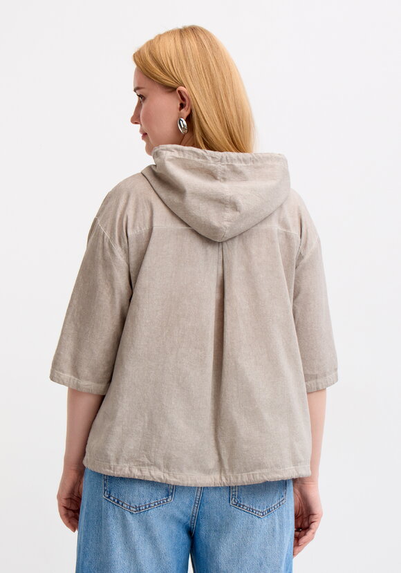 Блуза-пыльник на молнии с капюшоном шир.  580, рис. 15