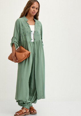 Рубашка с вышивкой на кокетке