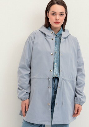 Ветровка с капюшоном и талии на кулиске