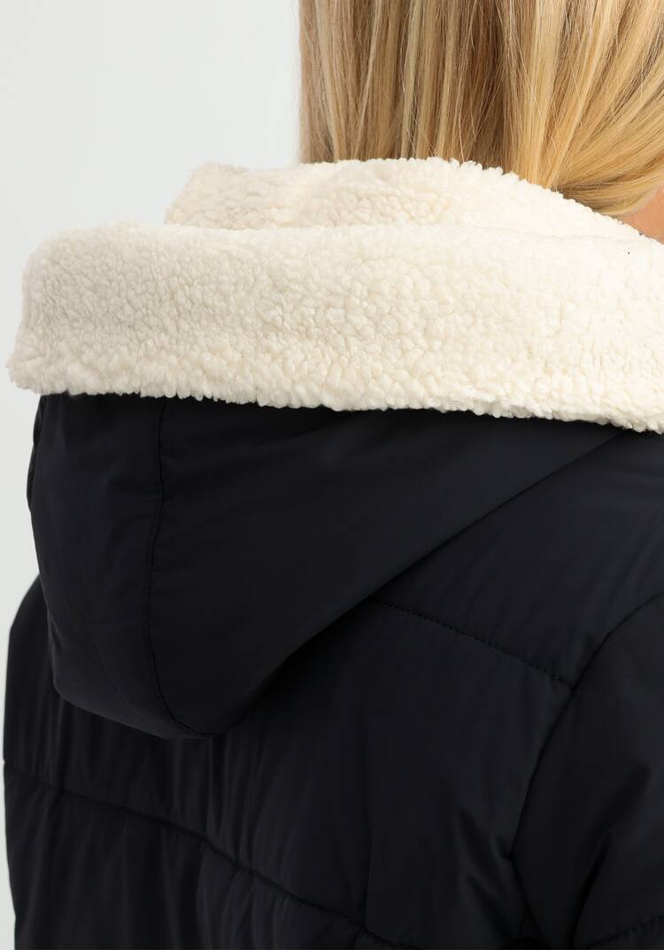 Пальто с капюшоном из меха шир.  750, рис. 7