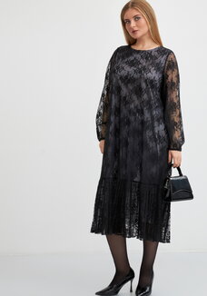 Платье кружевное с ярусом