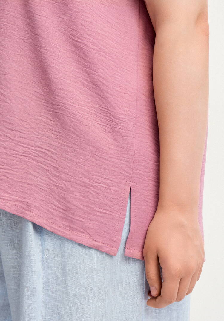 Блуза с круглой горловиной и разрезами шир.  750, рис. 19