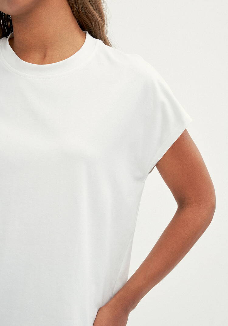 Футболка базовая со спущенным плечом шир.  750, рис. 13