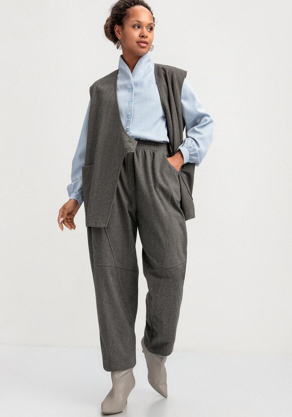 Брюки свободного кроя зауженные к низу шир.  580, рис. 8