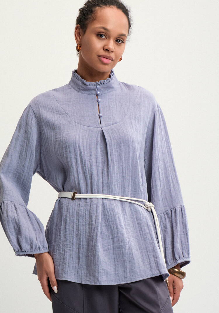 Блуза свободного кроя с рюшей по вороту шир.  750, рис. 8