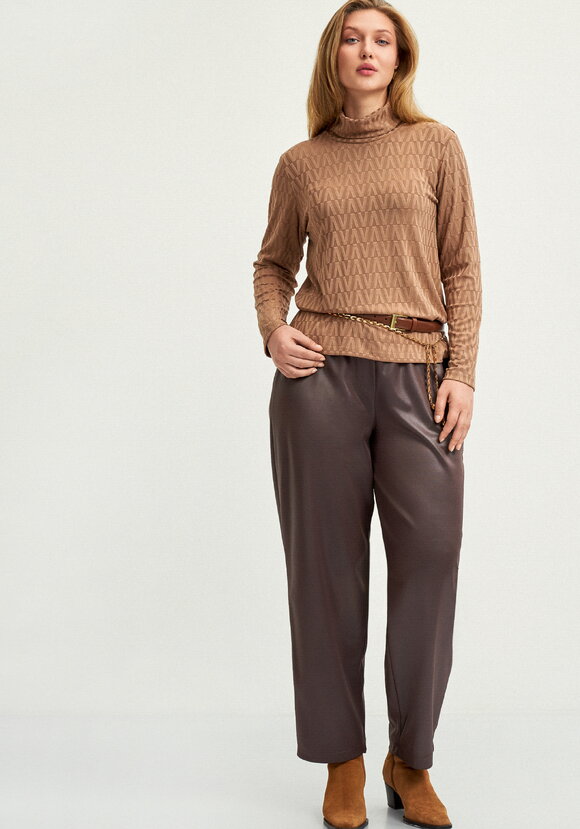 Брюки прямые с поясом на резинке шир.  580, рис. 15