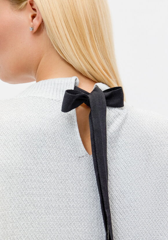 Джемпер с лентами на шее сзади шир.  580, рис. 35