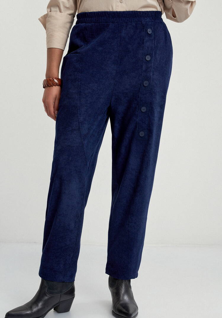 Брюки с карманом в рельефе шир.  750, рис. 13