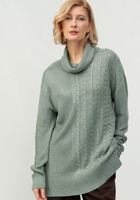 Удлиненный джемпер с косами