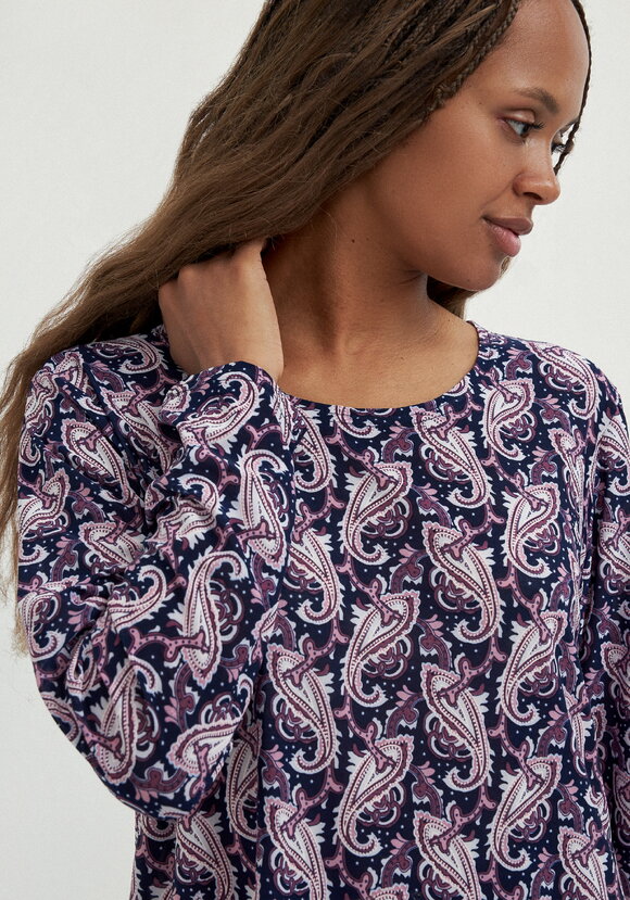 Лонгслив Эмилия шир.  580, рис. 37