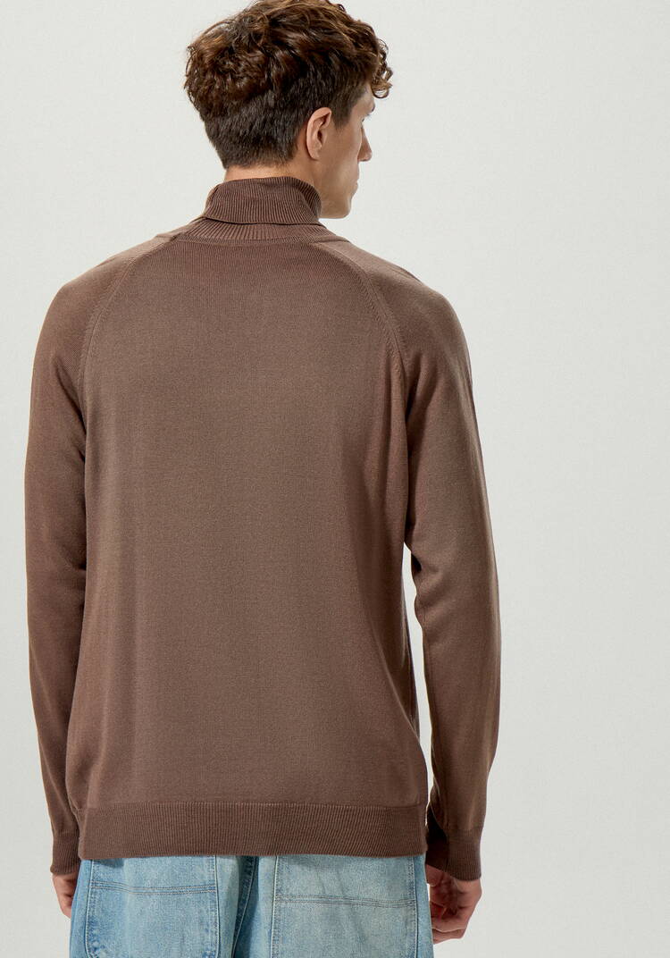 Свитер базовый с высоким воротом шир.  750, рис. 26