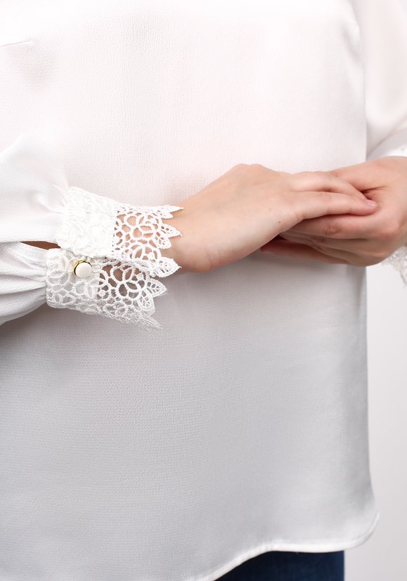 Блуза с отложным воротником и кружевом шир.  580, рис. 7